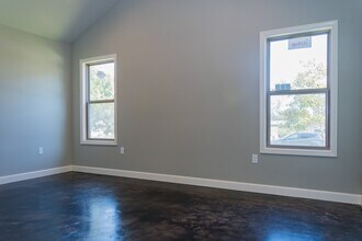 205 Lake Dr in Jonesboro, AR - Building Photo - Building Photo