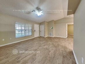 7840 Arms Dr in Zephyrhills, FL - Building Photo - Building Photo