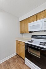 3528 E Fall Creek Pkwy N Dr in Indianapolis, IN - Building Photo - Building Photo
