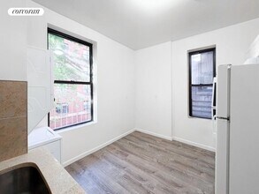 12 W 103rd St in New York, NY - Building Photo - Building Photo