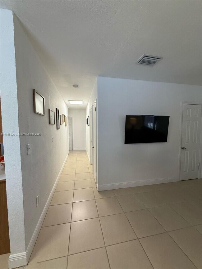 15111 NW 32nd Ave in Opa Locka, FL - Building Photo - Building Photo