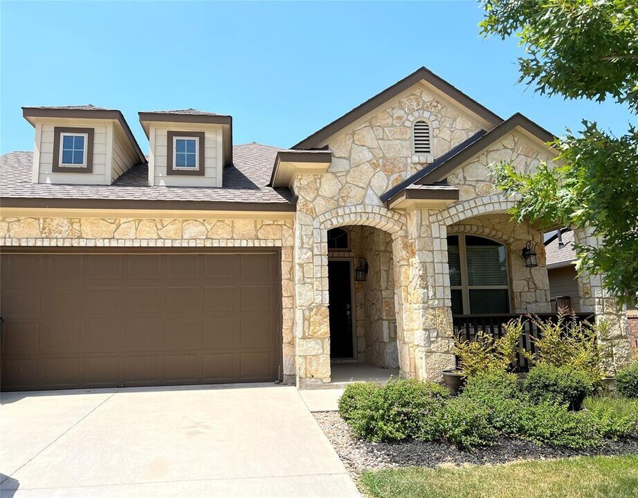 400 Blue Waterleaf Ln in Georgetown, TX - Building Photo