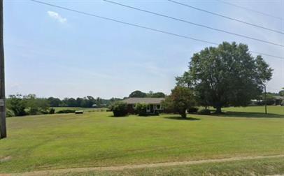 379 Snow Creek Rd in Seneca, SC - Building Photo