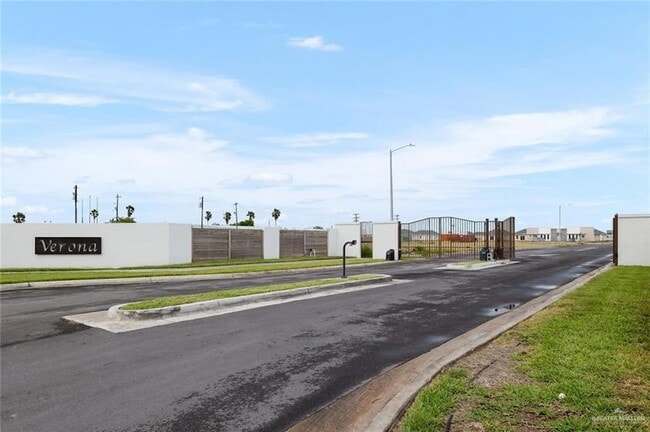 1415 Petri Dr, Unit 1 in Weslaco, TX - Foto de edificio - Building Photo