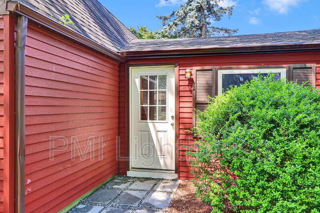 property at 2 Spurwoods Ln