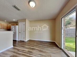 11501 Brian Lakes Dr N in Jacksonville, FL - Foto de edificio - Building Photo