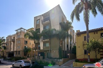 2864 Sunset Pl-Unit -206 in Los Angeles, CA - Building Photo - Building Photo