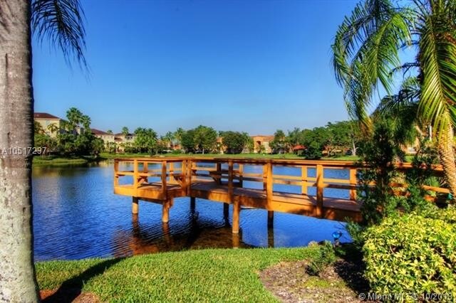 250 Jacaranda Dr-Unit -612 in Plantation, FL - Building Photo - Building Photo