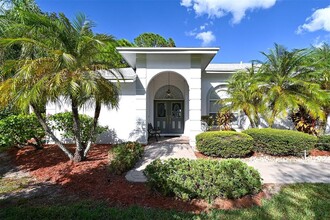 3866 Surrey Ct in Sarasota, FL - Building Photo - Building Photo