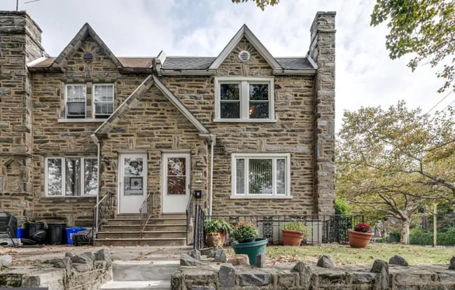 3273 Teesdale St in Philadelphia, PA - Foto de edificio - Building Photo