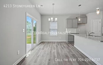 4213 Stoneygreen Ln in Charlotte, NC - Building Photo - Building Photo