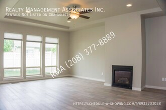 5086 N Cortona Way in Meridian, ID - Foto de edificio - Building Photo