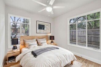 3010 Windsor Rd in Austin, TX - Building Photo - Building Photo