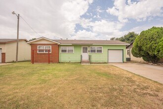 2411 N Vernon St in Amarillo, TX - Building Photo - Building Photo