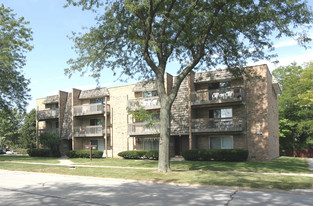 4124-4130 Lindenwood Dr Apartments