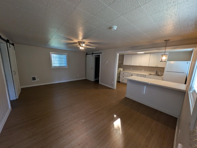 12965 NE Carl Rd in Woodburn, OR - Building Photo - Building Photo