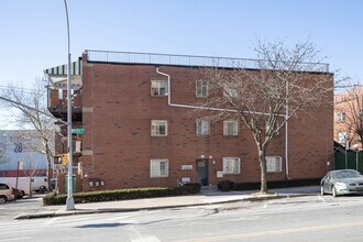 650 Wythe Ave in Brooklyn, NY - Foto de edificio - Building Photo