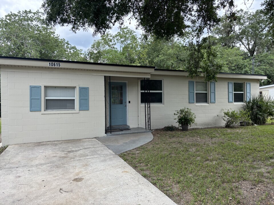 10615 Biscayne Blvd in Jacksonville, FL - Building Photo