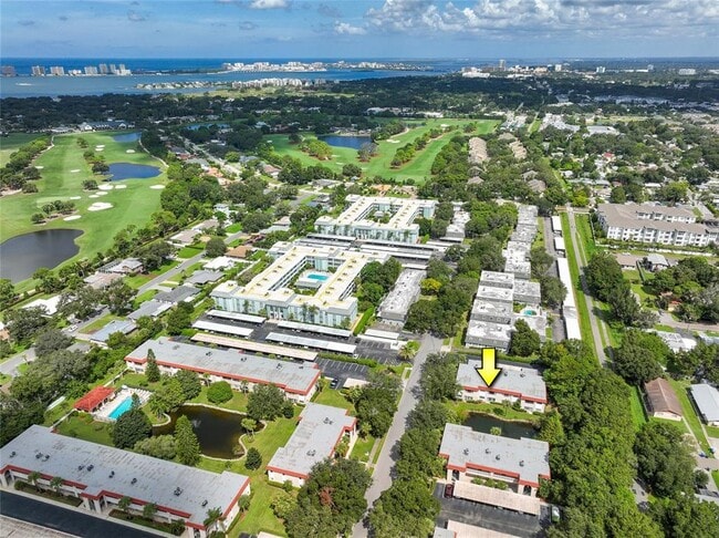 1753 Belleair Forest Dr in Belleair, FL - Building Photo - Building Photo