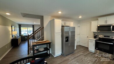 42 Cain Hollow Way in Asheville, NC - Building Photo - Building Photo
