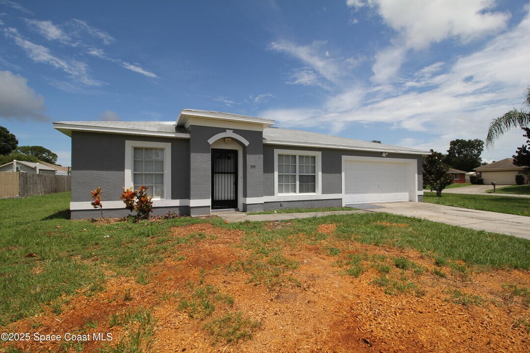 399 Fluvia Ave SE in Palm Bay, FL - Building Photo