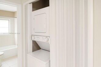 4951 Wedgewood Way, Unit 1 in West Palm Beach, FL - Building Photo - Building Photo