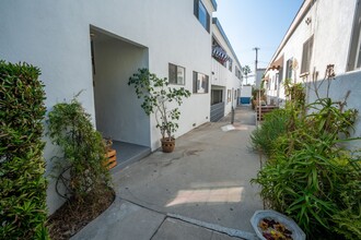 1110 20th Street in Santa Monica, CA - Building Photo - Interior Photo