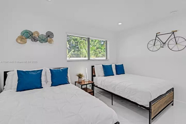 17835 NE 6th Ave in Miami, FL - Building Photo - Building Photo