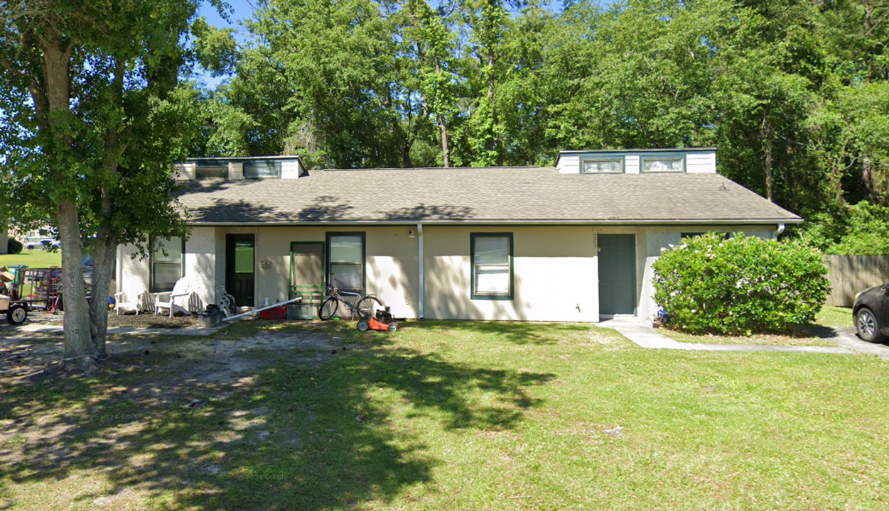 201 T St in St. Marys, GA - Foto de edificio