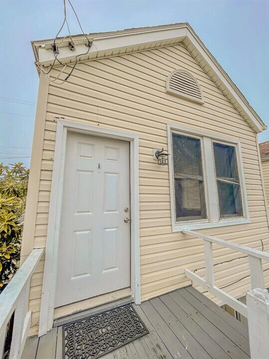 4114 Avenue S 1/2 in Galveston, TX - Building Photo