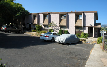 1108 Cacique St in Santa Barbara, CA - Building Photo - Building Photo