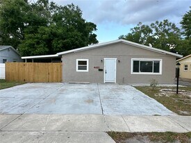 4421 Gandy Cir in Tampa, FL - Building Photo