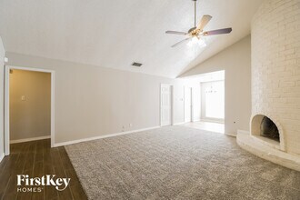 9822 Hughes Ranch Rd in Houston, TX - Building Photo - Building Photo
