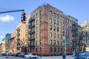 2042 5th Ave in New York, NY - Building Photo
