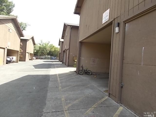 241 Observatory Ave in Ukiah, CA - Foto de edificio