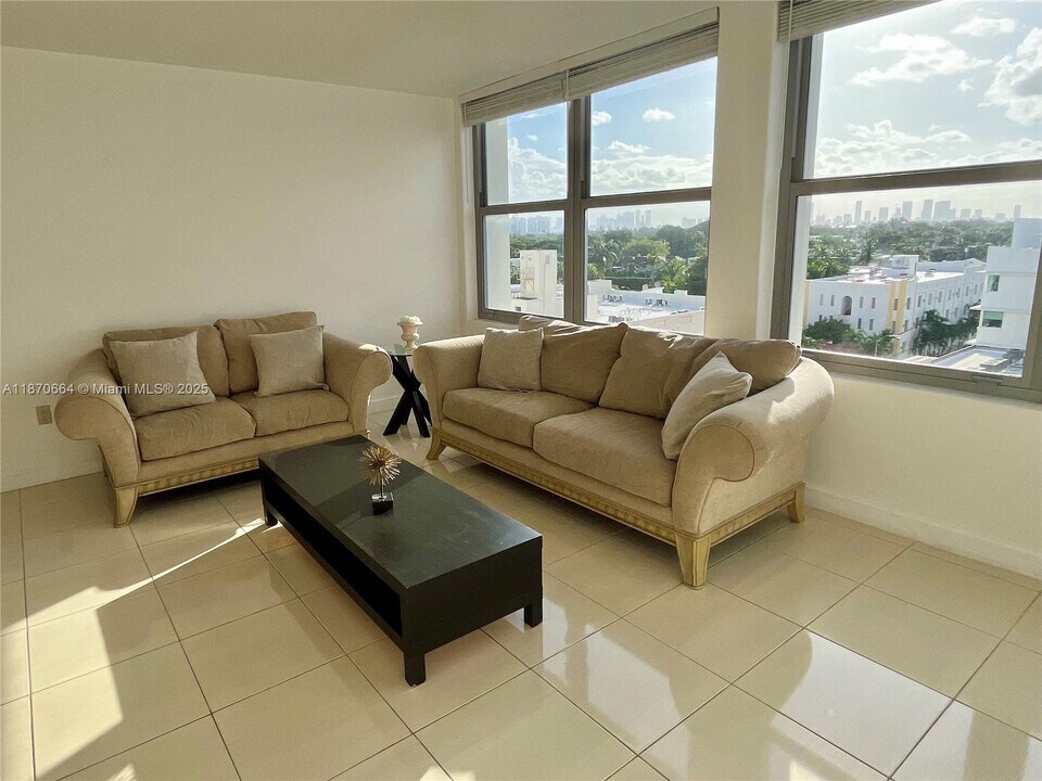 2899 Collins Ave in Miami Beach, FL - Building Photo