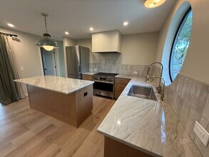 5780 Violeta Ave in Atascadero, CA - Foto de edificio - Building Photo