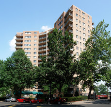 Forest Hill Towers in Newark, NJ - Foto de edificio - Building Photo