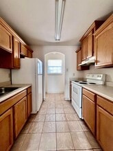 419 W Eistetter St in Laredo, TX - Building Photo - Building Photo