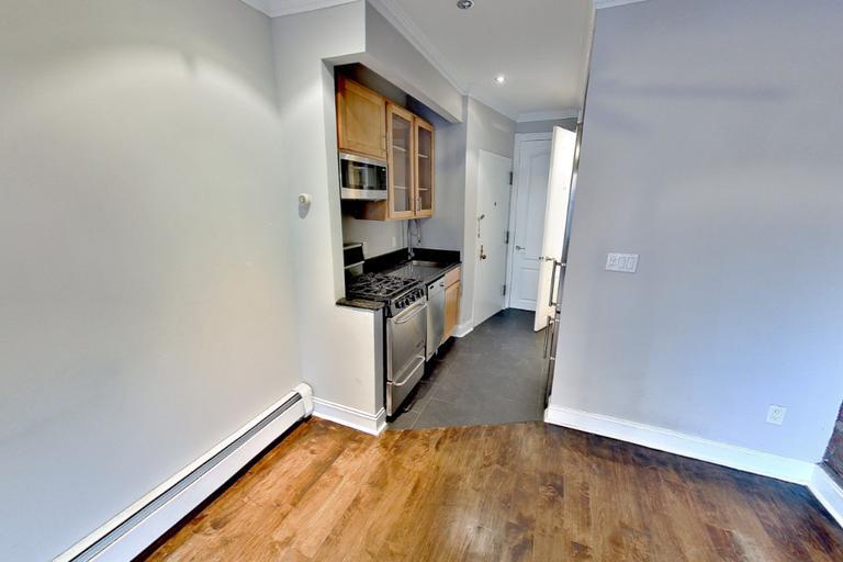 42 Avenue B, Unit 4/3FN in New York, NY - Building Photo