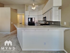 5225 W Reno Ave in Las Vegas, NV - Foto de edificio - Building Photo