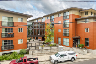 The Watershed at Hillsdale in Portland, OR - Foto de edificio - Building Photo