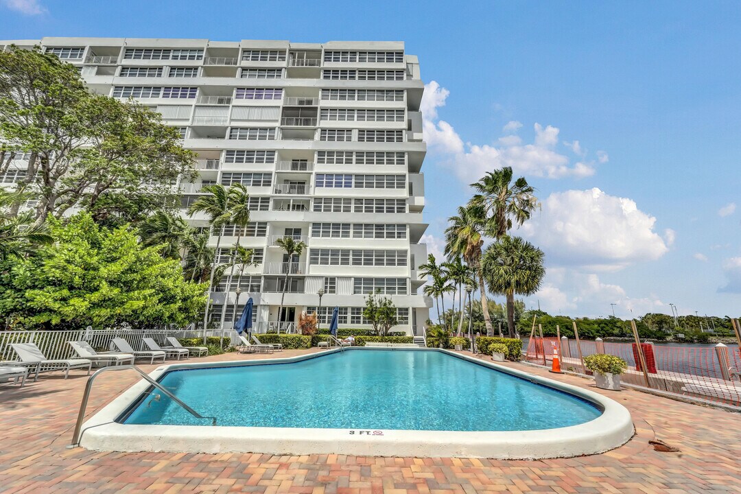 1160 N Federal Hwy in Fort Lauderdale, FL - Building Photo