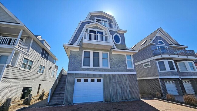 807 Dune Rd, Unit 0923 in Westhampton Beach, NY - Building Photo - Building Photo