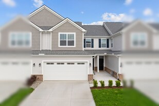 2405 Salt Springs Dr in Saline, MI - Building Photo