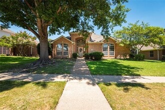 2221 Grinelle Dr in Plano, TX - Building Photo - Building Photo