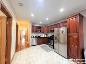 655 Washington St in Brookline, MA - Building Photo