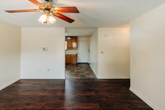 1202 Douglas MacArthur St, Unit Sampson Place Apartments in Orangeburg, SC - Building Photo - Building Photo