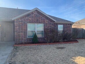 110 Willow Dr in Centerton, AR - Building Photo - Building Photo