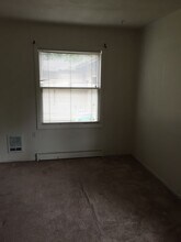 425 SW Maplecrest Dr in Portland, OR - Building Photo - Building Photo